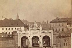Pohled na smíchovskou stranu nové Újezdské brány (1865)