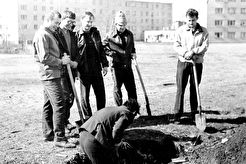 17 апреля 1971, на субботнике (1971)