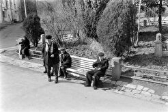 У памятника Батурину-Замятину (1960)
