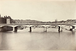 Le pont de Tilsitt. Vue du pont prise de l'aval (1864)