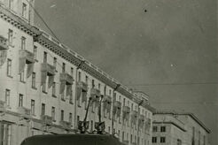 Первый троллейбус на ул. Спартака (1942)