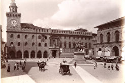 Bologna. Palazzo Pubblico. (1881)