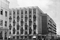 Проспект Сталина  в дни мирной жизни (1940)
