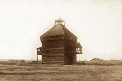 Восточная надвратная башня Якутского острога (1880)