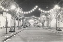 Улица Кирова, украшенная к 950-летию Ярославля (1960)