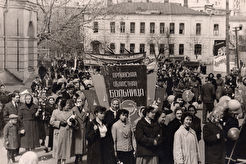 Первомайская колонна у Торговых рядов (1961)