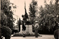 Братская могила на Холме Славы (1960)