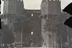 Valencia. Portal o Torres dels Serrans (1895)