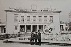 На Лыбедском бульваре у фонтана (1960)