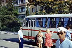 Возле дома торговли (1974)