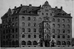 Kapuzinerplatz Wohnhaus zum Thomasbräu (1900)