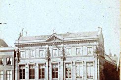 Rokin / Spui. Arti et Amicitiae (1859)
