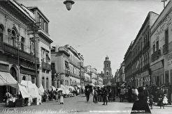 Booths in Calle Cinco de Mayo (1904)