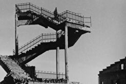 Сталинград. Лестничный пролет здания (1944)