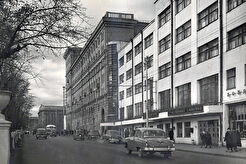 Гостиница Советов и Дом под строкой на Красном проспекте (1960)