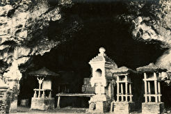 Bali. Kuno Tempo Doeloe Pura Goa Lawah. Klungkung (1930)