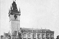 Celkový pohled na východní průčelí Staroměstské radnice (1855)