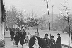 На улице Кирова (быв. Ирджарская, ныне Зеравшанская) (1960)