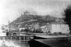 Vila Nova de Gaia. Aspeto da Serra do Pilar, do respetivo mosteiro e do cais de Gaia e suas habitações ribeirinhas (1880)
