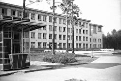 Киоск "Союзпечати" рядом с главным корпусом НГУ (1962)
