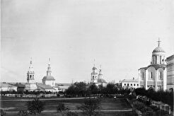 Борисоглебская, Николо-Кремлёвская церкви и Дмитриевский собор (1895)