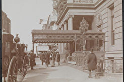 At the entrance to the Hotel Manhattan. NY (1900)