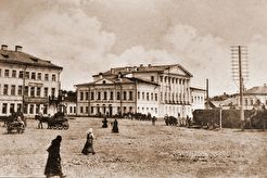 Окружной суд на Сусанинской площади (1900)