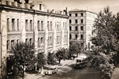 Угол улиц Карла Маркса и Красной Звезды (Сухэ Батора) (1960)