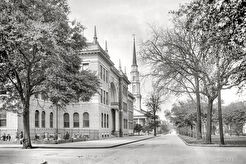 Savannah, Georgia. Oglethorpe Avenue, Chatham Academy and Independent Presbyterian Church (1908)