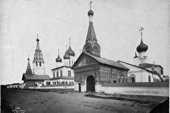 Вход тёплой Николо-Мокрицкой церкви (1881)