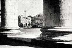 Базы колонн портика Большого театра (1953)