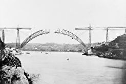Construção da Ponte ferroviária D. Maria Pia, Porto (1877)