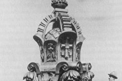 Die Krone auf der Oberseite der Kuppel des Reichstagsgebäudes (1890)
