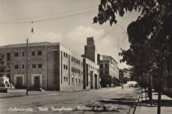Caltanissetta, Viale Regina Margherita e Palazzo degli Uffici (1945)