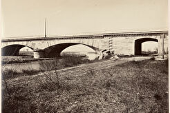 Viaduc sur la Durance, près d'Avignon. Chemin de fer de Lyon à la Méditerranée (1866)