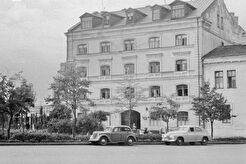 Дом № 23 на площади Тевелева (1960)