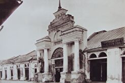 Ворота торговых рядов в Суздале (1900)