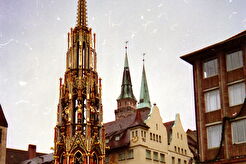 Hauptmarkt. Schöner Brunnen (1995)