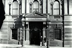 Chief Secretary's Building - entrance at Bridge Street (1900)