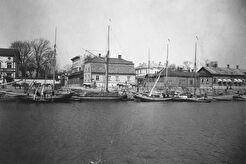 Läntinen Rantakatu 17 (1890)