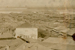 Вид на Малобазарную улицу с колокольни Преображенской церкви (1880)