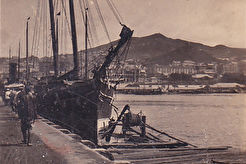 Вид на город с набережной коммерческого порта (1900)