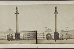 Александровская колонна на фоне арки Главного штаба (1859)
